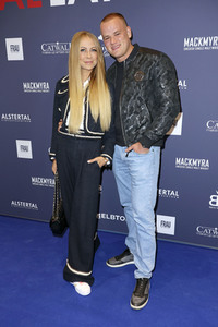 Late Night Shopping Party in Hamburg