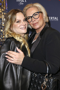 Late Night Shopping Party in Hamburg