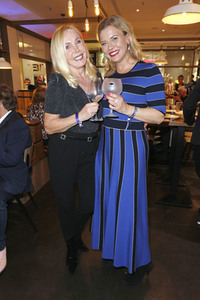 Late Night Shopping Party in Hamburg