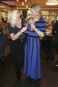 Late Night Shopping Party in Hamburg