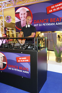 Late Night Shopping Party in Hamburg