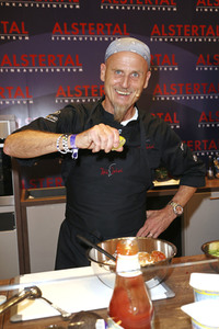 Late Night Shopping Party in Hamburg