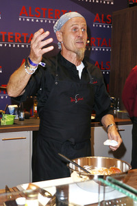 Late Night Shopping Party in Hamburg