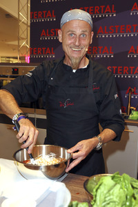 Late Night Shopping Party in Hamburg