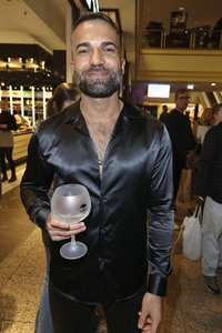 Late Night Shopping Party in Hamburg