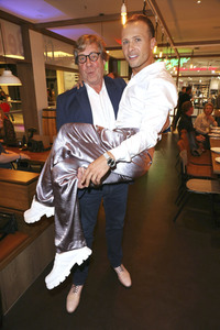 Late Night Shopping Party in Hamburg