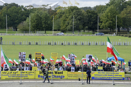 Demonstration für Solidarität mit den Protesten im Iran in Berlin
