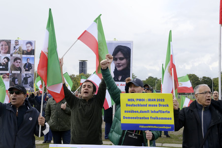 Demonstration für Solidarität mit den Protesten im Iran in Berlin