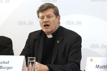 Pressekonferenz zur Aufarbeitung sexuellen Missbrauchs bei der Herbst-Vollversammlung der Deutschen Bischofskonferenz in Fulda