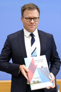 Bundespressekonferenz Bericht des Beauftragten der Bundesregierung für Ostdeutschland 2022 in Berlin