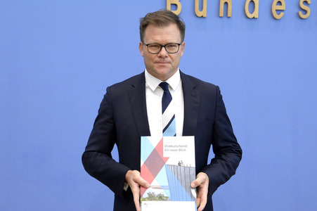 Bundespressekonferenz Bericht des Beauftragten der Bundesregierung für Ostdeutschland 2022 in Berlin