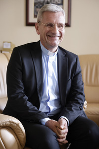 Interview mit Interview mit Weihbischof Dominikus Schwaderlapp in Fulda