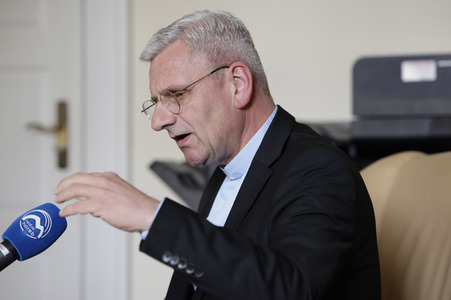 Interview mit Interview mit Weihbischof Dominikus Schwaderlapp in Fulda