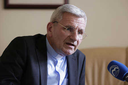 Interview mit Interview mit Weihbischof Dominikus Schwaderlapp in Fulda