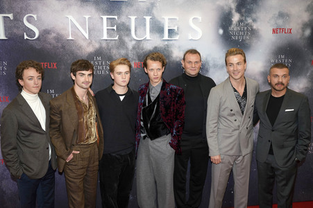 Filmpremiere 'Im Westen nichts Neues' in Berlin