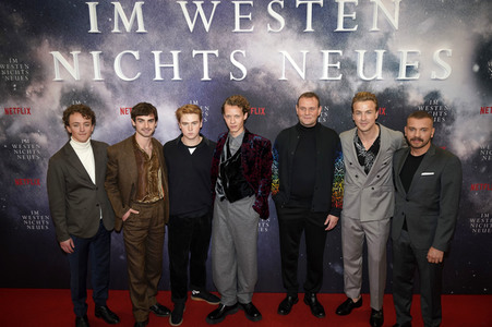 Filmpremiere 'Im Westen nichts Neues' in Berlin