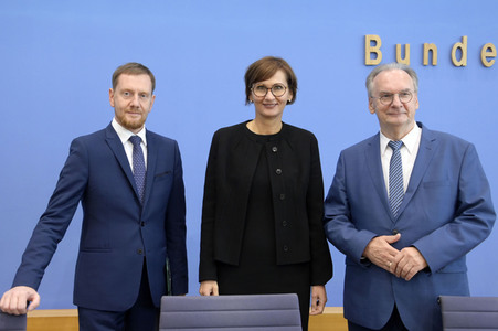 Bundespressekonferenz Großforschungszentren in der Lausitz in Berlin