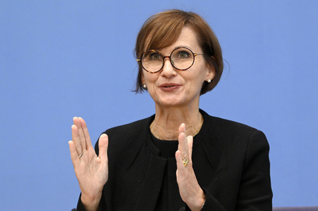 Bundespressekonferenz Großforschungszentren in der Lausitz in Berlin