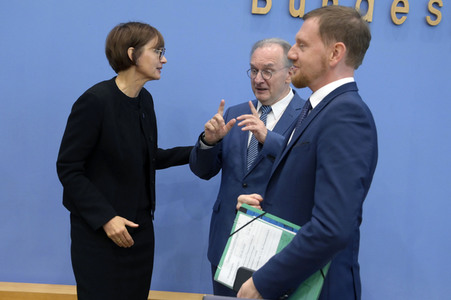 Bundespressekonferenz Großforschungszentren in der Lausitz in Berlin