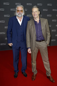 Festivaleröffnung und Filmpremiere 'Wir sind dann wohl die Angehörigen', Filmfest Hamburg 2022