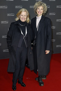 Festivaleröffnung und Filmpremiere 'Wir sind dann wohl die Angehörigen', Filmfest Hamburg 2022