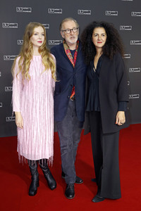 Festivaleröffnung und Filmpremiere 'Wir sind dann wohl die Angehörigen', Filmfest Hamburg 2022
