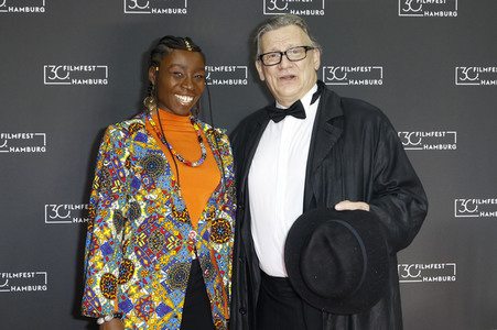 Festivaleröffnung und Filmpremiere 'Wir sind dann wohl die Angehörigen', Filmfest Hamburg 2022