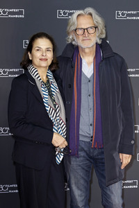 Festivaleröffnung und Filmpremiere 'Wir sind dann wohl die Angehörigen', Filmfest Hamburg 2022