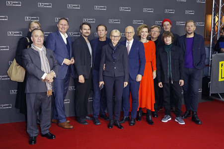 Festivaleröffnung und Filmpremiere 'Wir sind dann wohl die Angehörigen', Filmfest Hamburg 2022