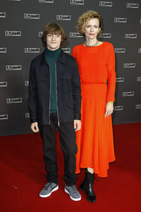 Festivaleröffnung und Filmpremiere 'Wir sind dann wohl die Angehörigen', Filmfest Hamburg 2022