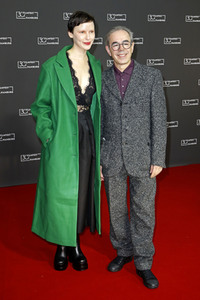 Festivaleröffnung und Filmpremiere 'Wir sind dann wohl die Angehörigen', Filmfest Hamburg 2022