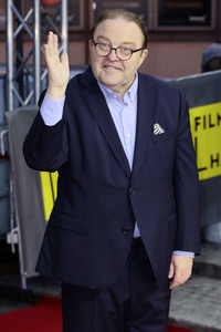 Festivaleröffnung und Filmpremiere 'Wir sind dann wohl die Angehörigen', Filmfest Hamburg 2022