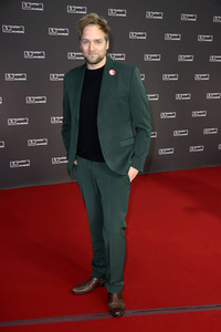Festivaleröffnung und Filmpremiere 'Wir sind dann wohl die Angehörigen', Filmfest Hamburg 2022
