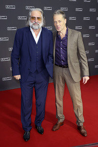 Festivaleröffnung und Filmpremiere 'Wir sind dann wohl die Angehörigen', Filmfest Hamburg 2022