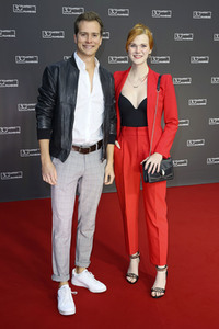 Festivaleröffnung und Filmpremiere 'Wir sind dann wohl die Angehörigen', Filmfest Hamburg 2022