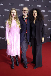 Festivaleröffnung und Filmpremiere 'Wir sind dann wohl die Angehörigen', Filmfest Hamburg 2022