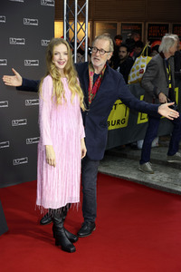 Festivaleröffnung und Filmpremiere 'Wir sind dann wohl die Angehörigen', Filmfest Hamburg 2022
