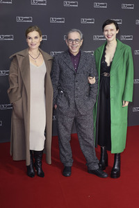 Festivaleröffnung und Filmpremiere 'Wir sind dann wohl die Angehörigen', Filmfest Hamburg 2022