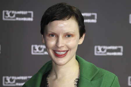 Festivaleröffnung und Filmpremiere 'Wir sind dann wohl die Angehörigen', Filmfest Hamburg 2022