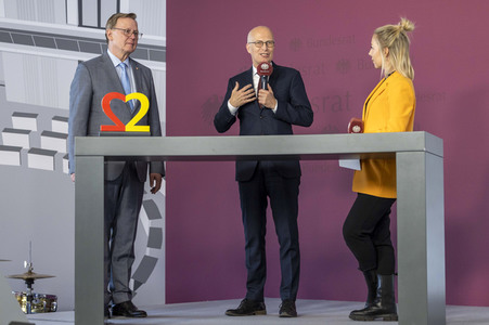 Symbolische Übergabe der Bundesratspräsidentschaft in Erfurt