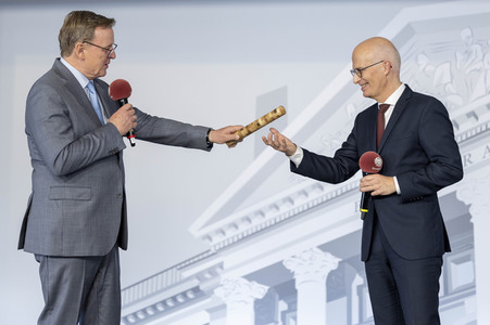 Symbolische Übergabe der Bundesratspräsidentschaft in Erfurt