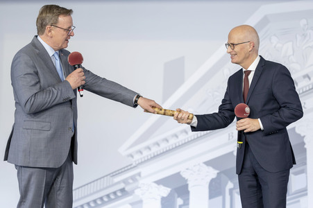 Symbolische Übergabe der Bundesratspräsidentschaft in Erfurt