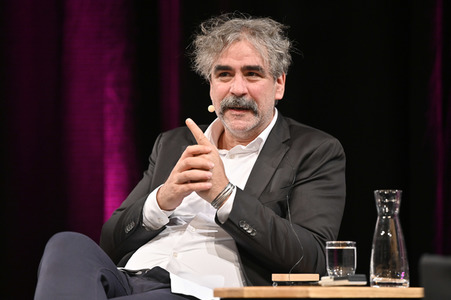 Lit.Cologne 2022 Spezial mit Michel Friedmann, Deniz Yücel und Nina Kunzendorf in Köln