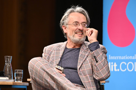 Lit.Cologne 2022 Spezial mit Michel Friedmann, Deniz Yücel und Nina Kunzendorf in Köln