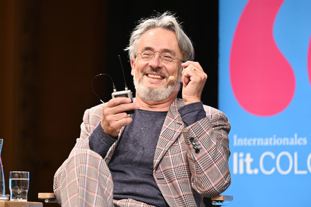 Lit.Cologne 2022 Spezial mit Michel Friedmann, Deniz Yücel und Nina Kunzendorf in Köln