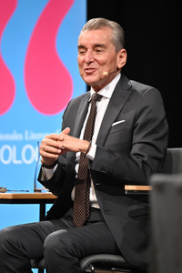Lit.Cologne 2022 Spezial mit Michel Friedmann, Deniz Yücel und Nina Kunzendorf in Köln
