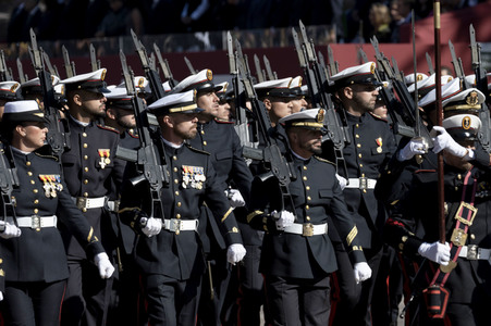 Militärparade zum spanischen Nationalfeiertag in Madrid