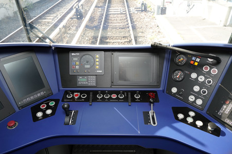 Fototermin mit Franziska Giffey bei der Sonderfahrt auf der S-Bahnlinie S 8 in Berlin