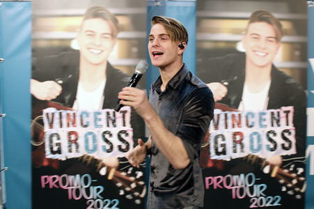Autogrammstunde mit Vincent Gross in Halle