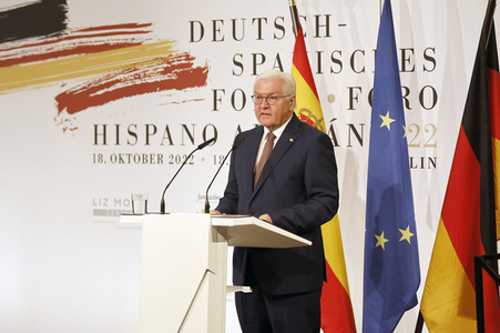 Bundespräsident Steinmeier und König Felipe VI. beim Deutsch-Spanischen Forum in Berlin